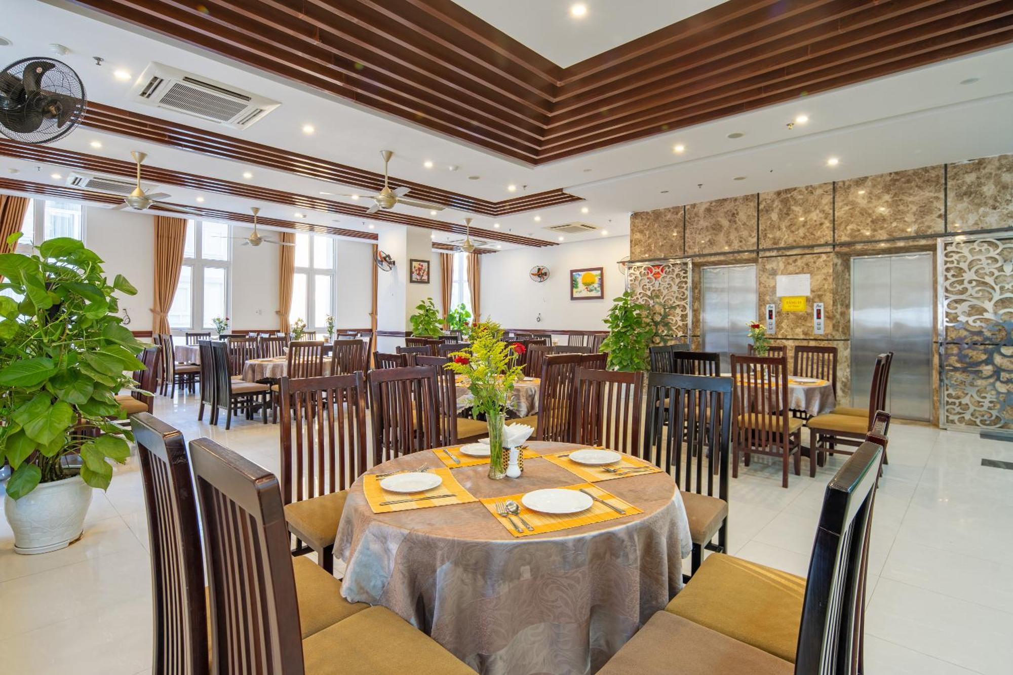 Tay Bac Hotel Дананг Экстерьер фото
